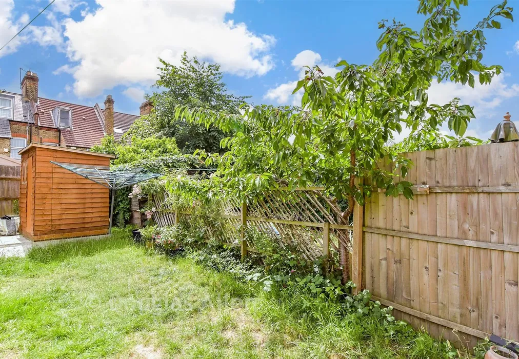 Rear Garden - Chewton Road, Walthamstow - Wards of Kent