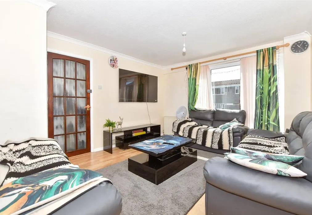 Lounge/Diner - Oxenden Road, Folkestone, Kent - Wards of Kent