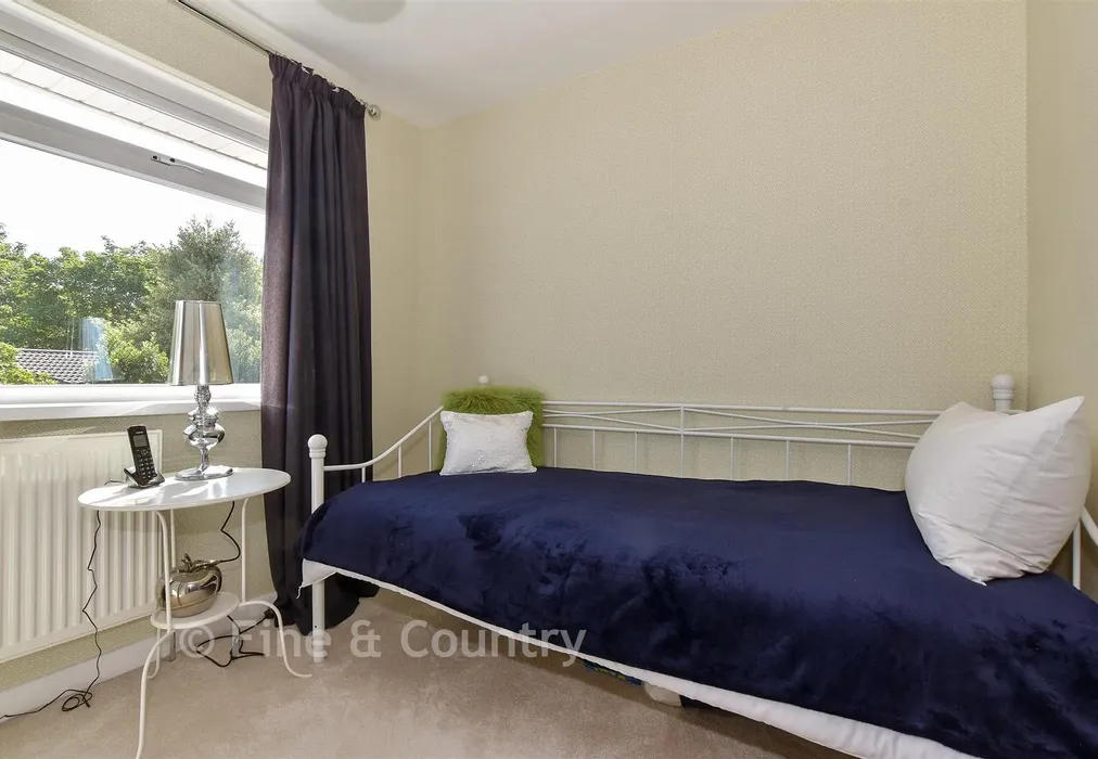 Bedroom 3 - Place Road, Cowes, Isle of Wight - Wards of Kent