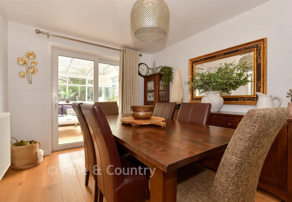 Dining Room - Place Road, Cowes, Isle of Wight - Wards of Kent