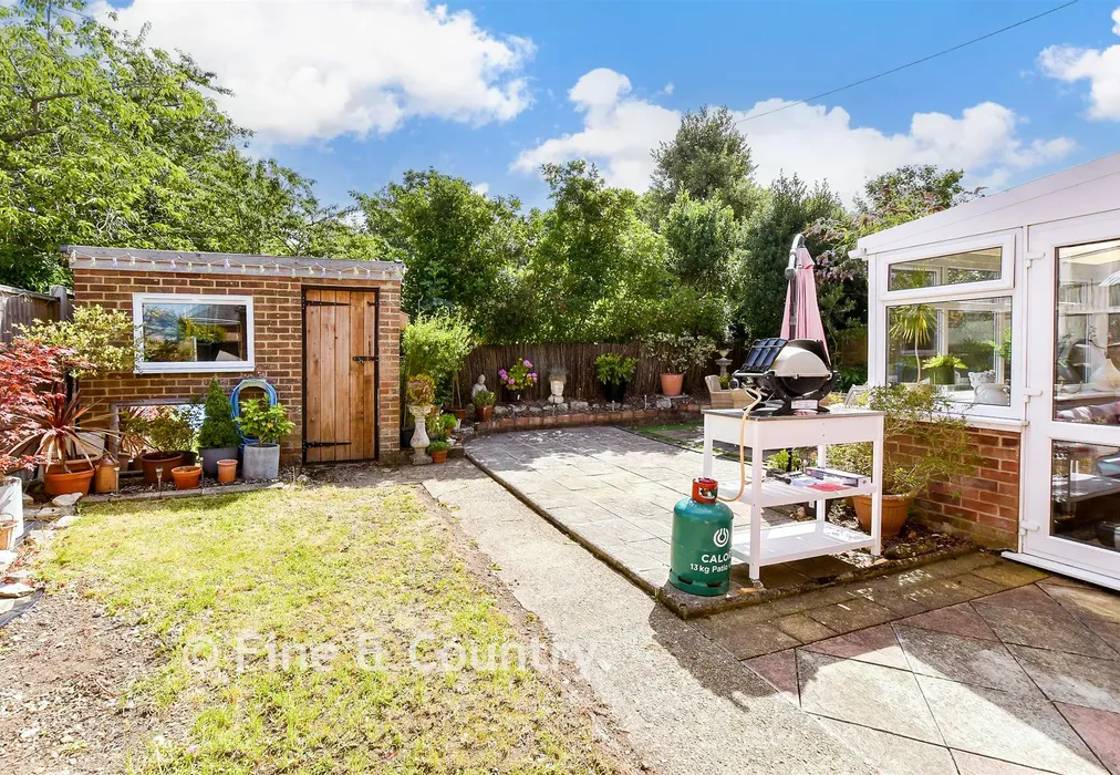 Rear Garden - Place Road, Cowes, Isle of Wight - Wards of Kent