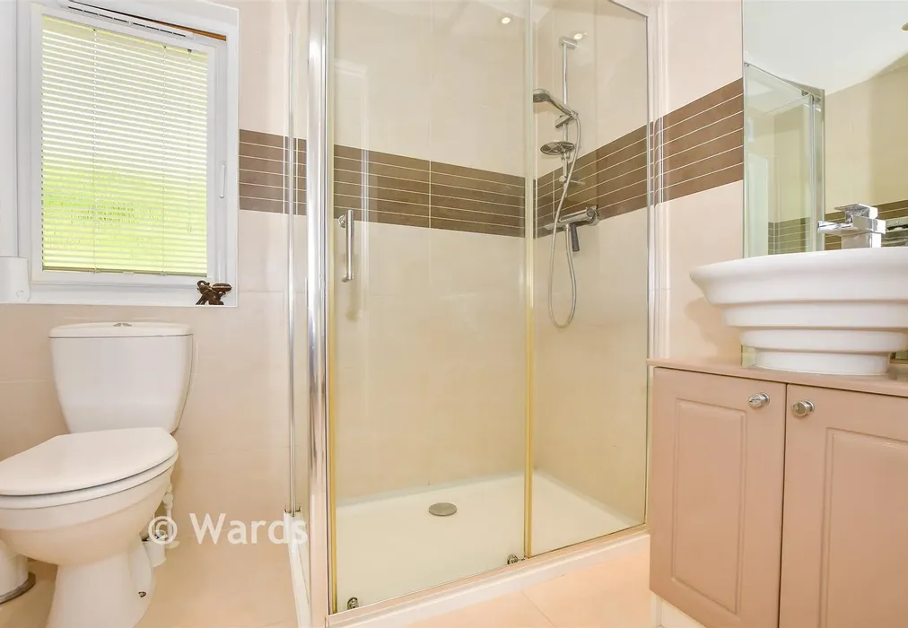 En-Suite Shower Room - Wateringbury Road, East Malling, Kent - Wards of Kent
