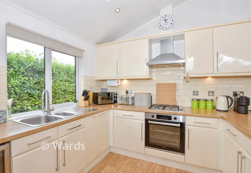 Kitchen/Lounge/ Diner - Wateringbury Road, East Malling, Kent - Wards of Kent