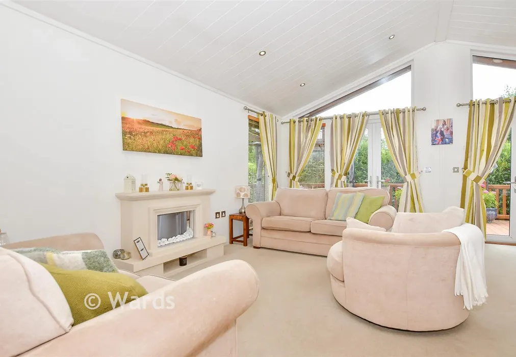 Kitchen/Lounge/ Diner - Wateringbury Road, East Malling, Kent - Wards of Kent