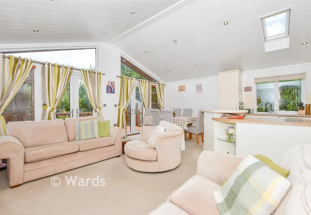 Kitchen/Lounge/ Diner - Wateringbury Road, East Malling, Kent - Wards of Kent