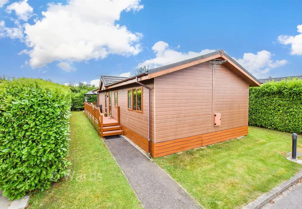 External (Web) - Wateringbury Road, East Malling, Kent - Wards of Kent