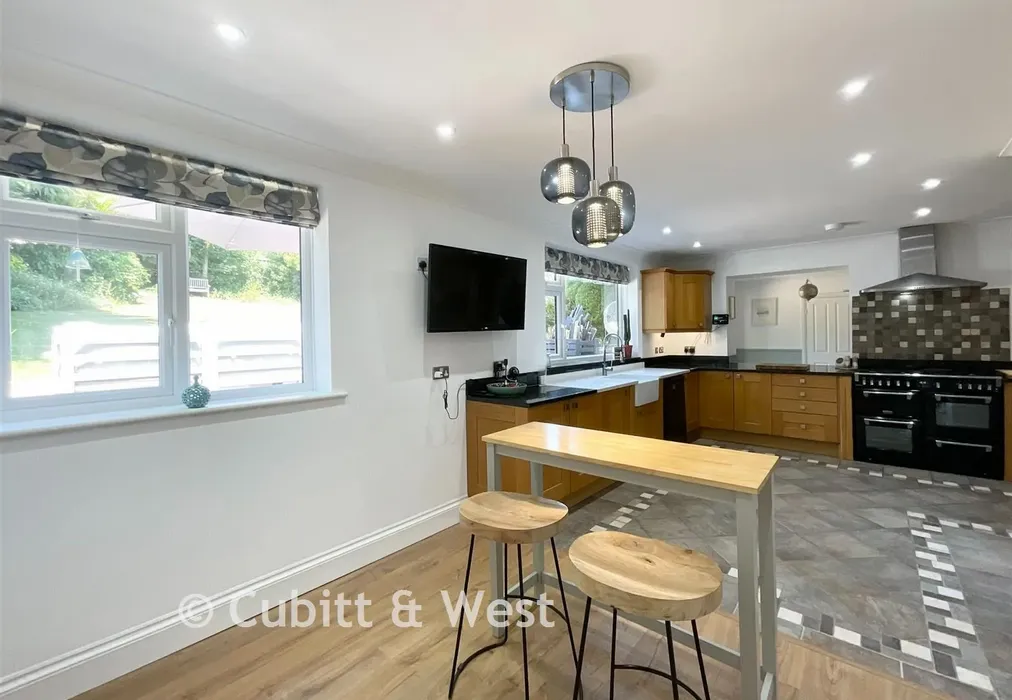 Kitchen Diner*** - Ring Road, Lancing, West Sussex - Wards of Kent