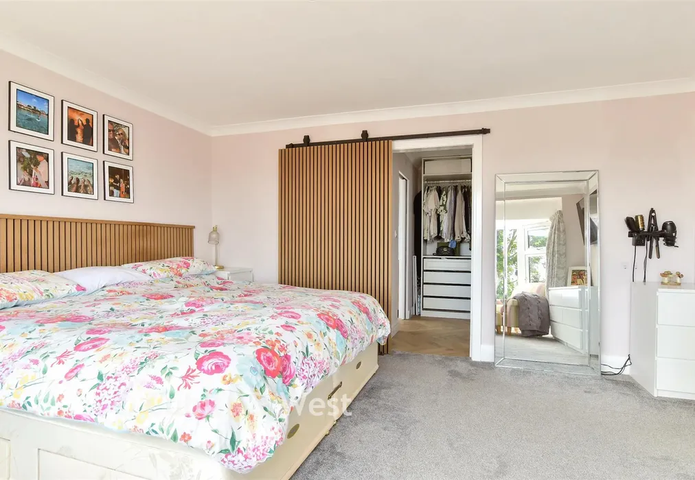 Bedroom 1 - Ring Road, Lancing, West Sussex - Wards of Kent