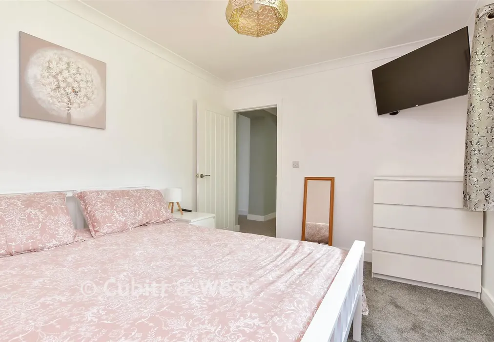 Bedroom 4 - Ring Road, Lancing, West Sussex - Wards of Kent