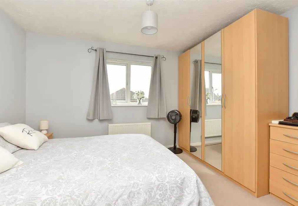Bedroom 1 - Recreation Way, Sittingbourne, Kent - Wards of Kent