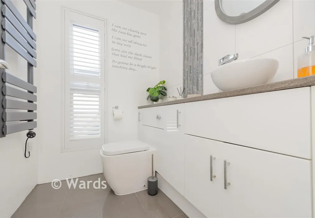 Cloakroom - Packham Road, Northfleet, Gravesend, Kent - Wards of Kent
