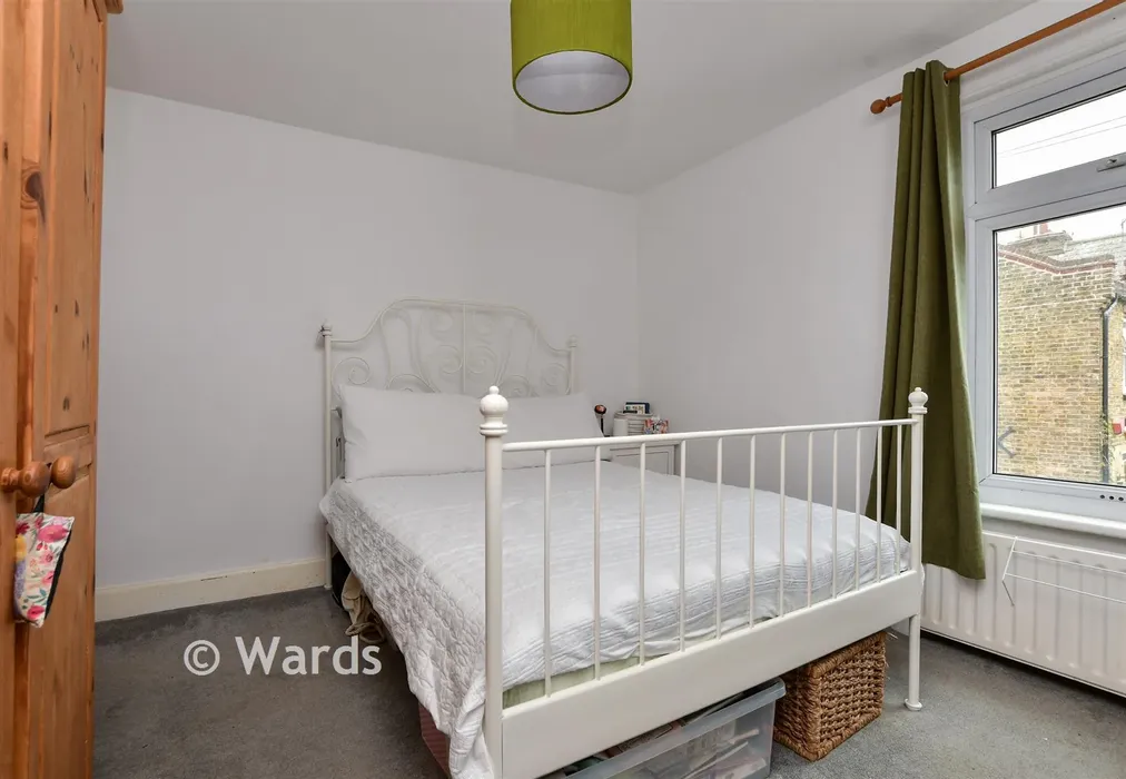 Bedroom 1 - Speke Road, Broadstairs, Kent - Wards of Kent