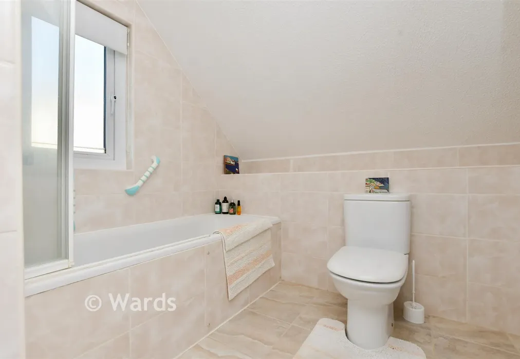 Bathroom - Ethelbert Road, Birchington, Kent - Wards of Kent
