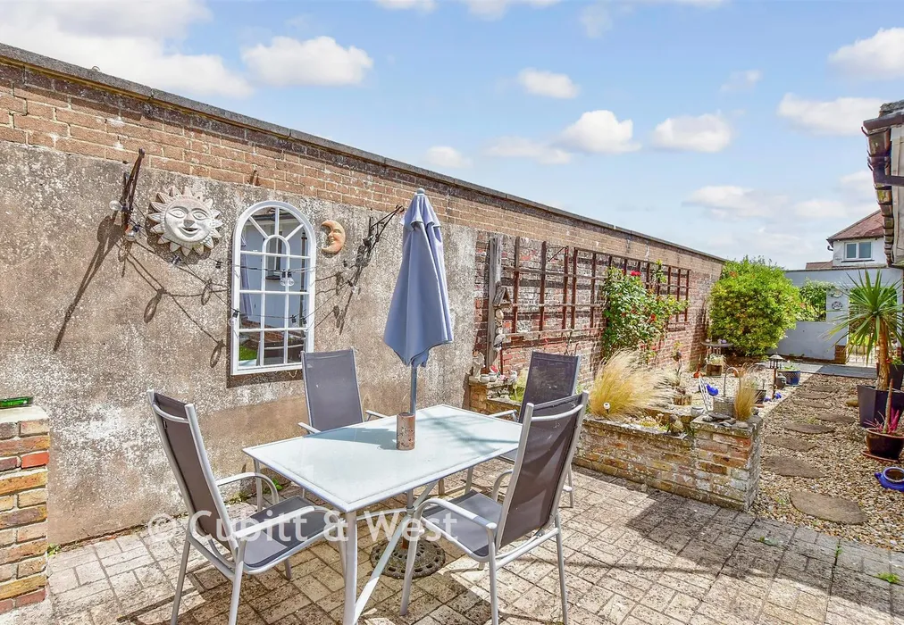 Rear Garden - Burnham Gardens, Bognor Regis, West Sussex - Wards of Kent