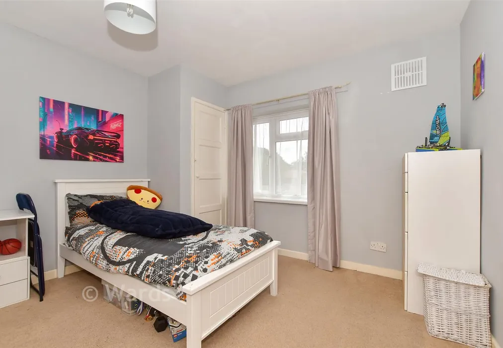Bedroom 2 - Mill View, Woodchurch, Ashford, Kent - Wards of Kent