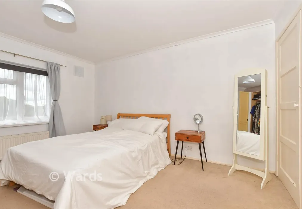 Bedroom 1 - Mill View, Woodchurch, Ashford, Kent - Wards of Kent