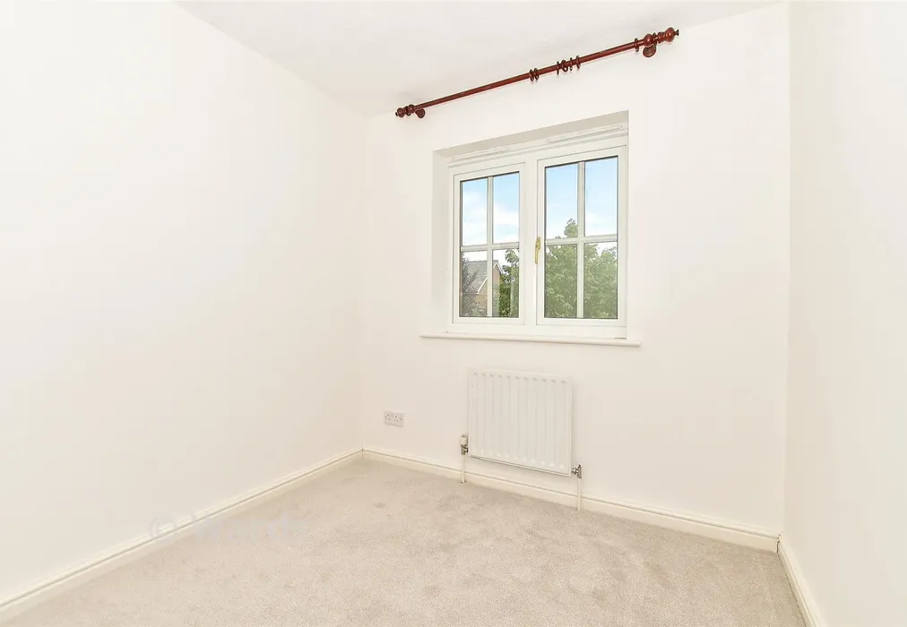 Bedroom 4 - Barn Meadow, Staplehurst, Kent - Wards of Kent