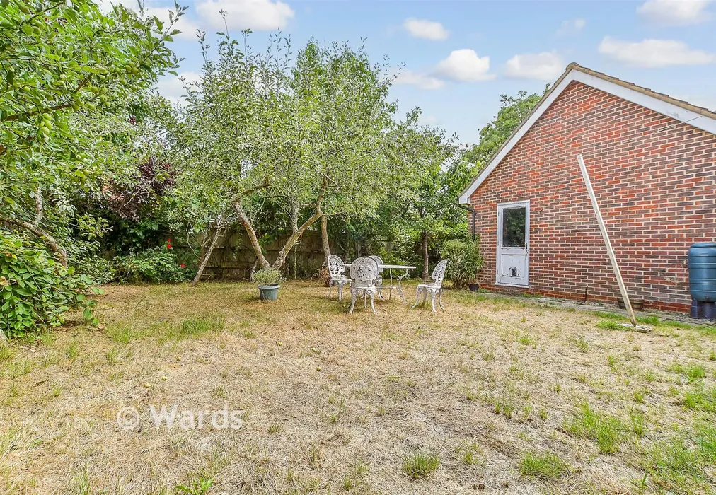 Rear Garden - Barn Meadow, Staplehurst, Kent - Wards of Kent