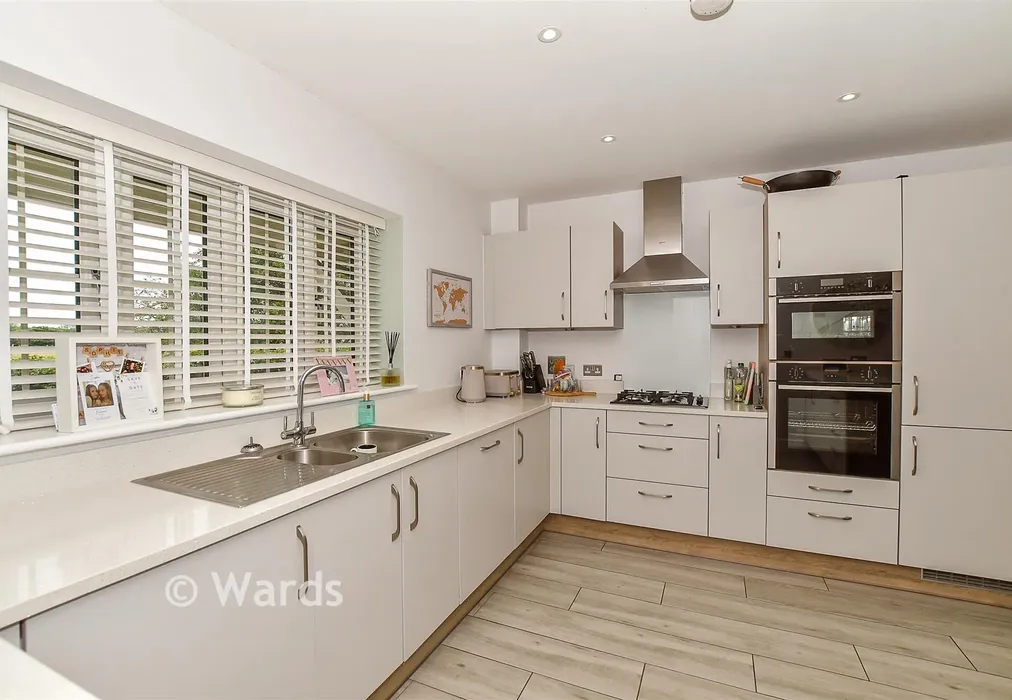 Kitchen/Diner - Carpenters Lane, Hadlow, Tonbridge, Kent - Wards of Kent