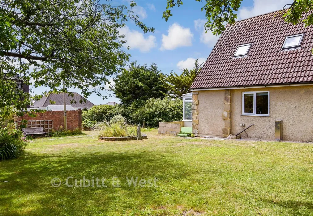 Side Garden - Downland Road, Woodingdean, Brighton, East Sussex - Wards of Kent