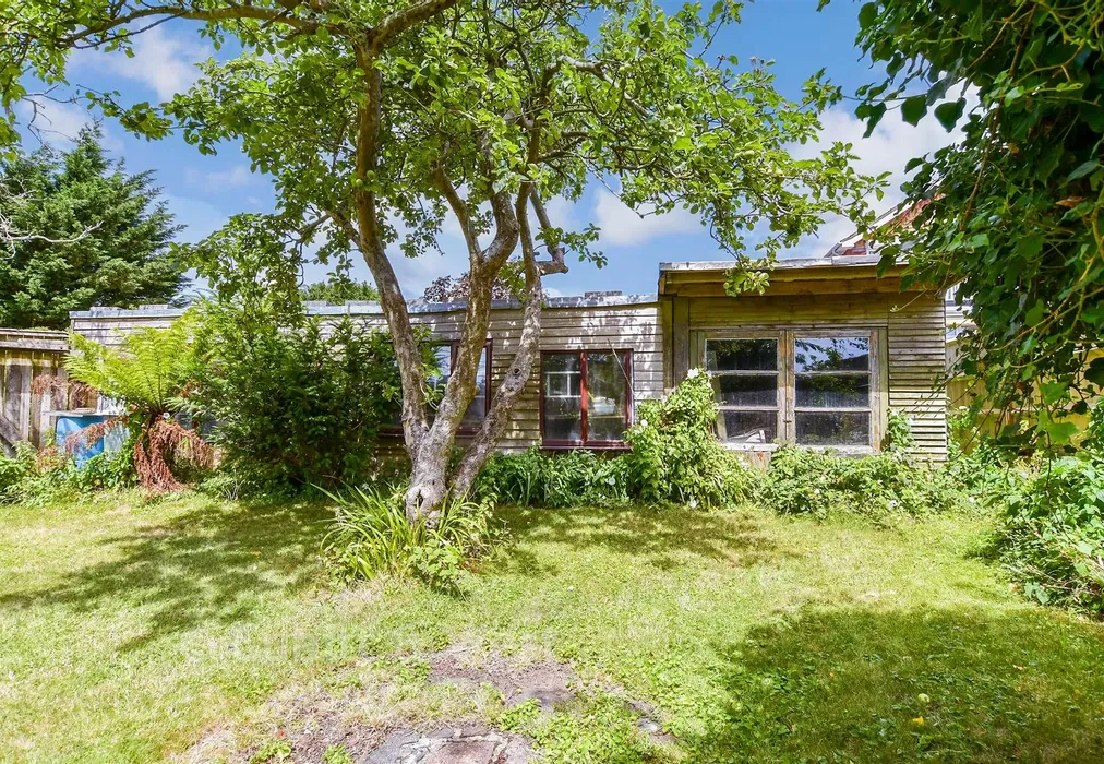 Workshop/Outbuildings - Downland Road, Woodingdean, Brighton, East Sussex - Wards of Kent