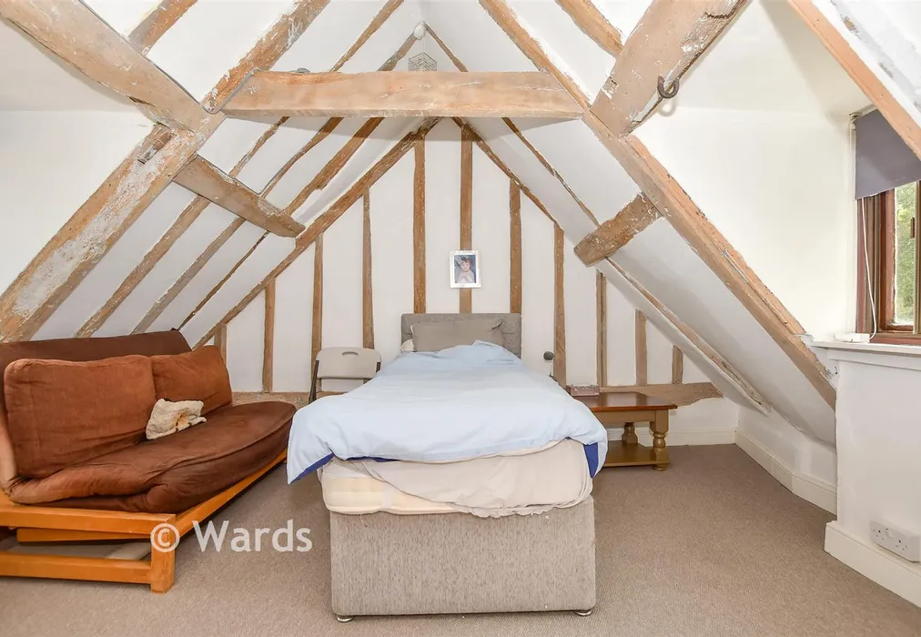Bedroom 2 - High Street, Yalding, Kent - Wards of Kent