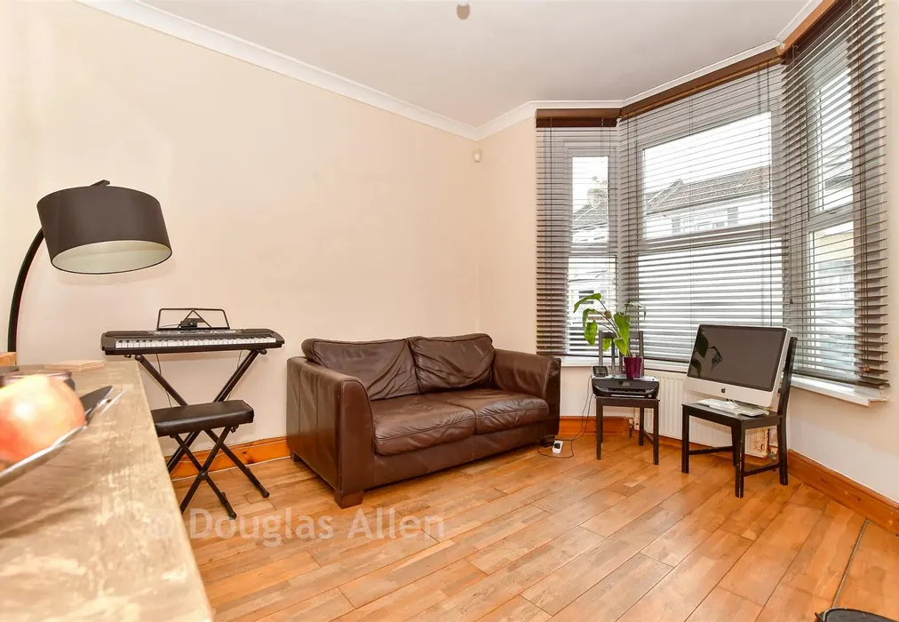 Lounge - Haroldstone Road, Walthamstow - Wards of Kent