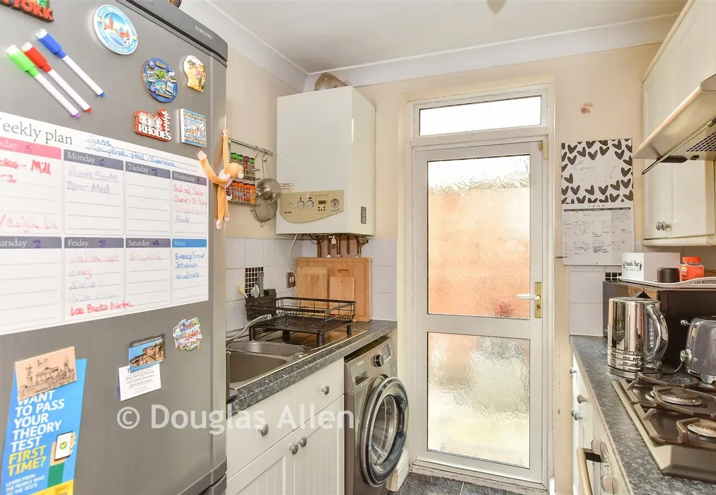 Kitchen - Haroldstone Road, Walthamstow - Wards of Kent
