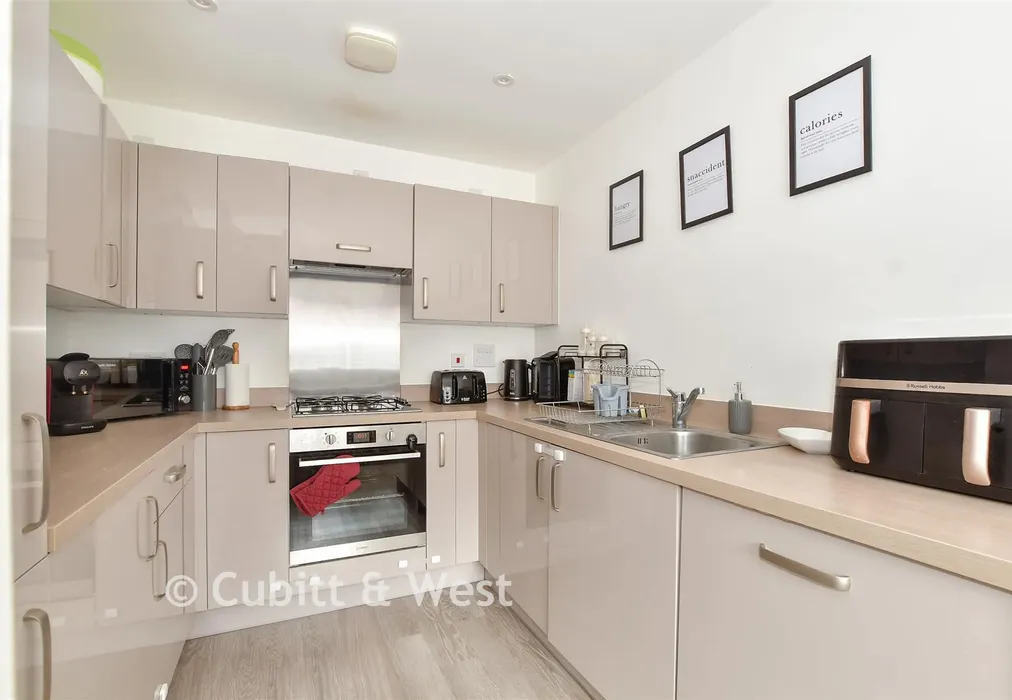 Kitchen/ Dining Room - Brewers Way, Faygate, Horsham, West Sussex - Wards of Kent