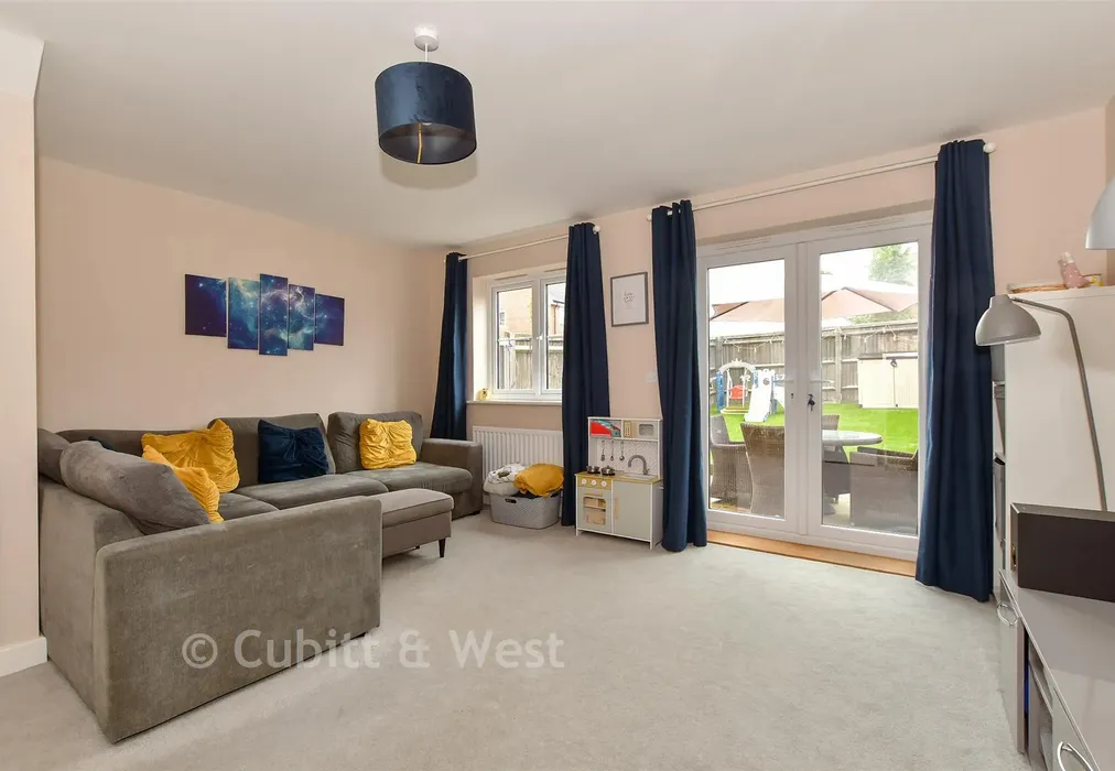 Lounge - Brewers Way, Faygate, Horsham, West Sussex - Wards of Kent