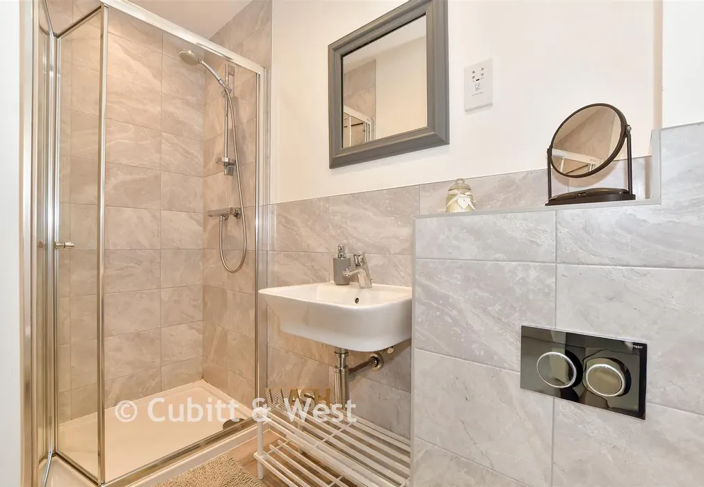 En-Suite Shower Room - Brewers Way, Faygate, Horsham, West Sussex - Wards of Kent