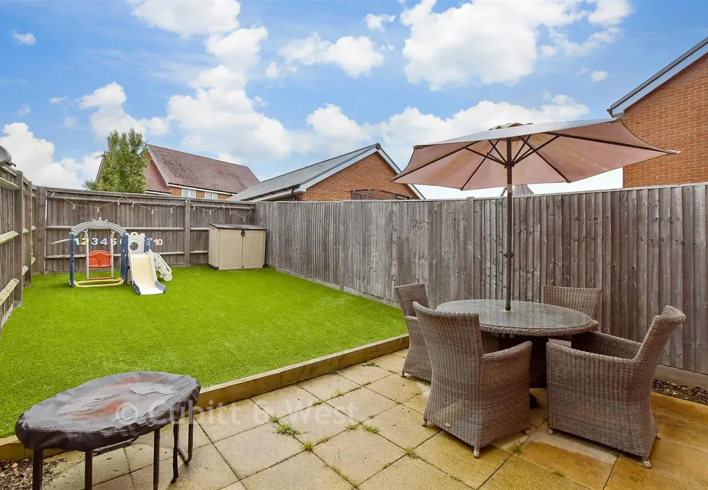 Rear Garden - Brewers Way, Faygate, Horsham, West Sussex - Wards of Kent