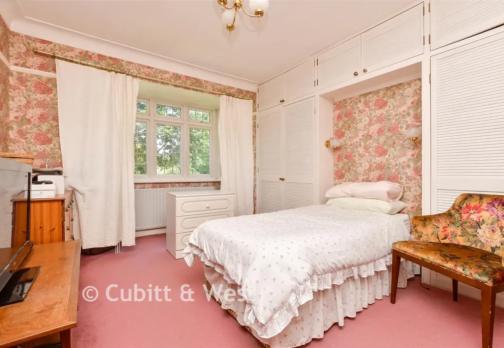 Bedroom 1 - Shirley Church Road, Croydon, Surrey - Wards of Kent