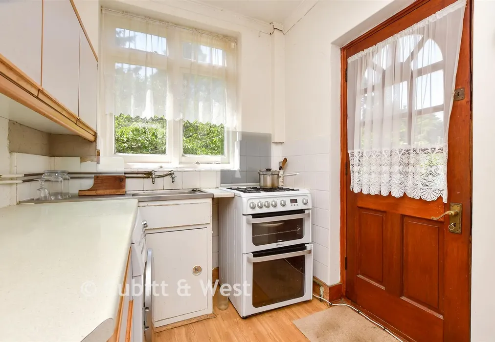 Kitchen - Shirley Church Road, Croydon, Surrey - Wards of Kent