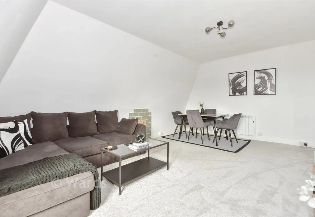 Lounge - Augusta Gardens, Folkestone, Kent - Wards of Kent