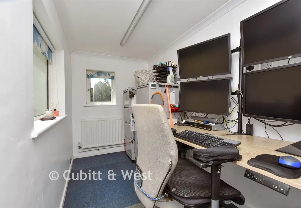 Study - Ermyn Way, Leatherhead, Surrey - Wards of Kent