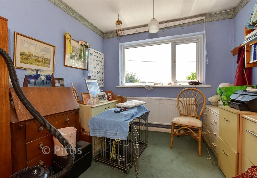 Bedroom 2 - Ronstan Gardens, Freshwater, Isle of Wight - Wards of Kent