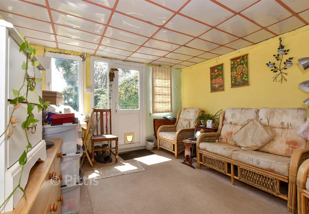Sun Room - Ronstan Gardens, Freshwater, Isle of Wight - Wards of Kent