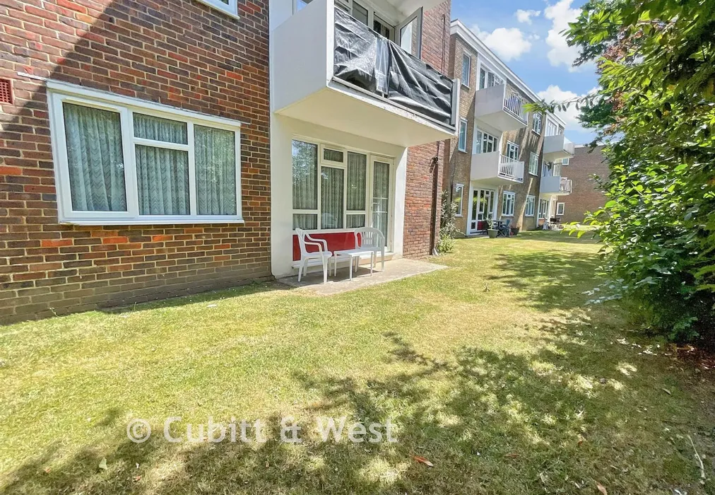 Outside Space - Jupps Lane, Goring-By-Sea, Worthing, West Sussex - Wards of Kent