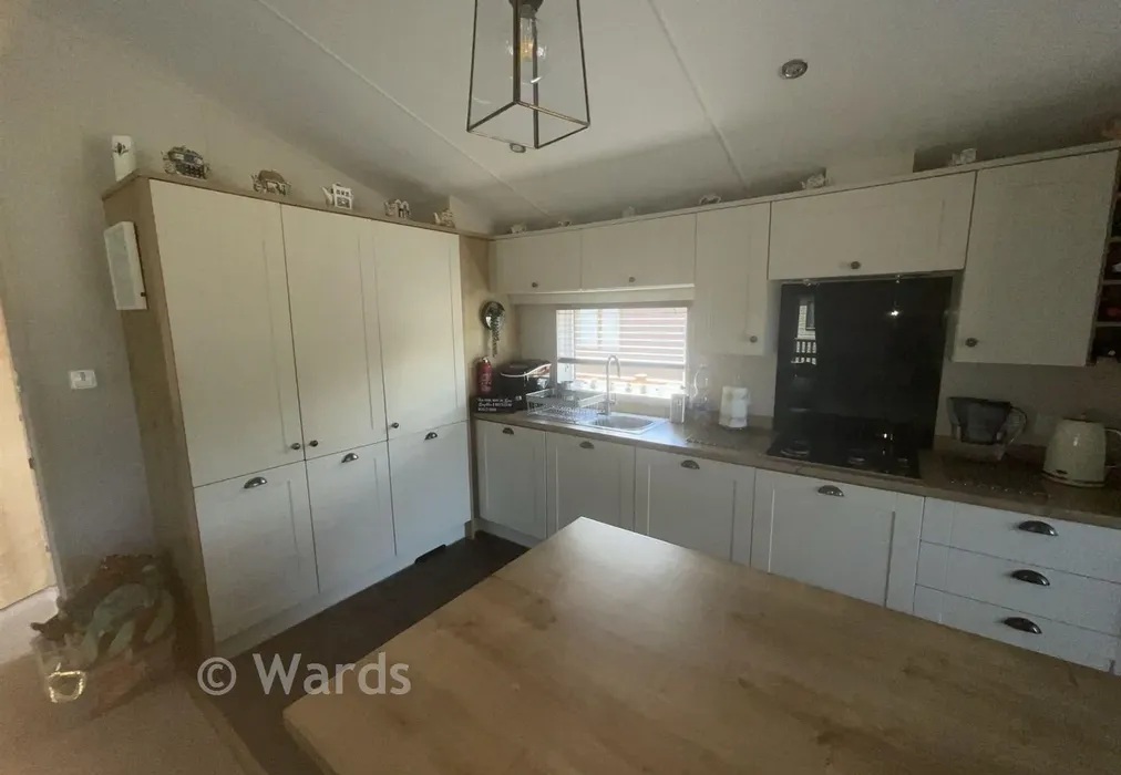 Kitchen - Manston Court Road, Margate, Kent - Wards of Kent
