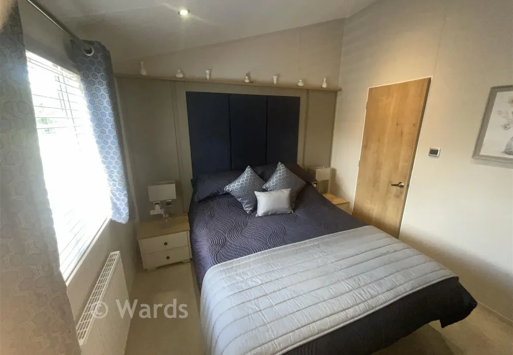 Bedroom 1 - Manston Court Road, Margate, Kent - Wards of Kent