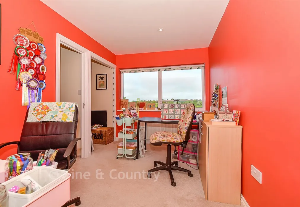 Bedroom 5 - Lower Platts, Ticehurst, East Sussex - Wards of Kent