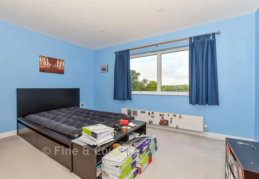 Bedroom 3 - Lower Platts, Ticehurst, East Sussex - Wards of Kent