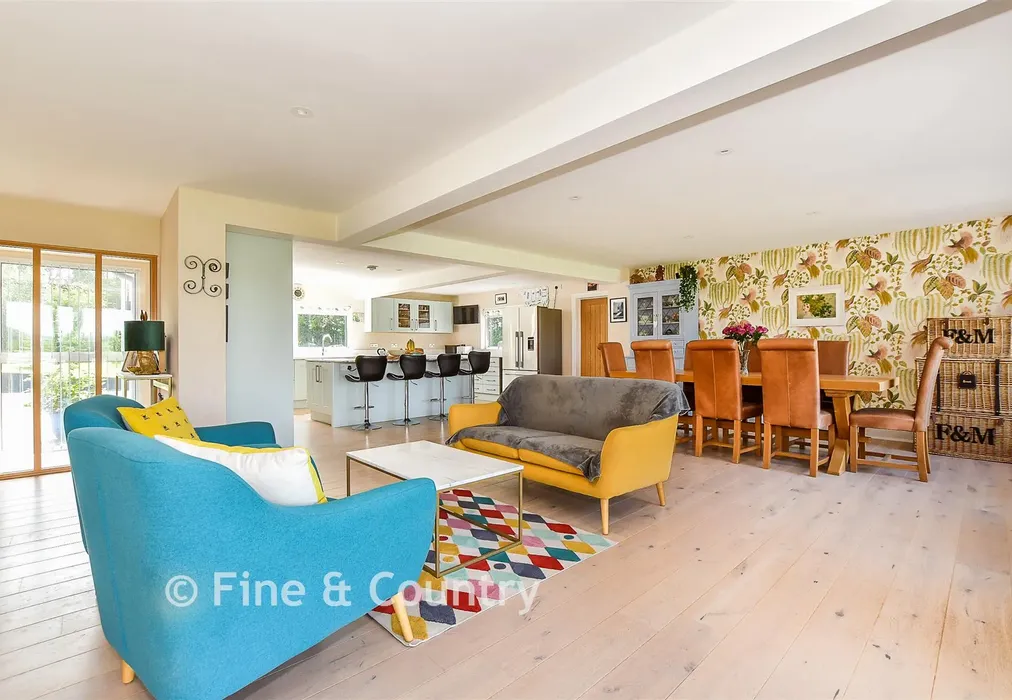 Living/ Dining Area - Lower Platts, Ticehurst, East Sussex - Wards of Kent