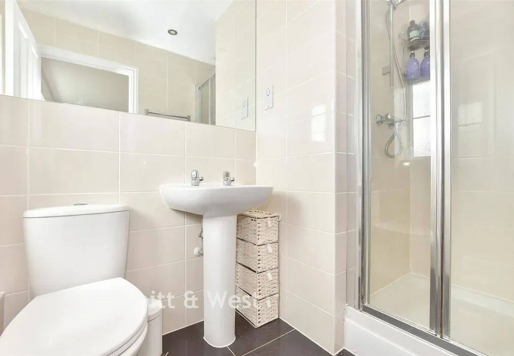 En-Suite Shower Room - Cedar Avenue, Haywards Heath, West Sussex - Wards of Kent