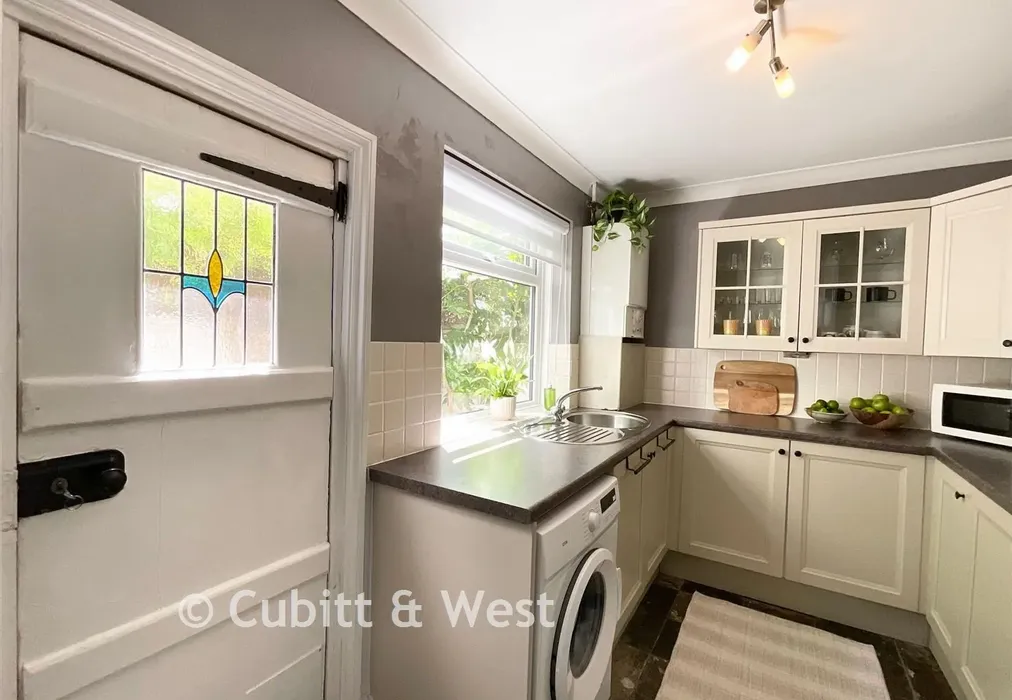 Kitchen - Ashdown Road, Worthing, West Sussex - Wards of Kent