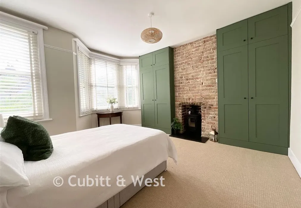 Bed 2 - Ashdown Road, Worthing, West Sussex - Wards of Kent