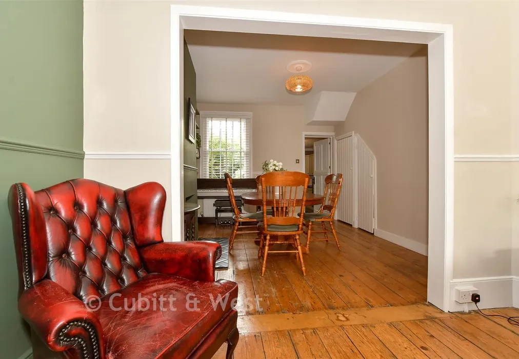Internal Lifestyle Photograph - Ashdown Road, Worthing, West Sussex - Wards of Kent