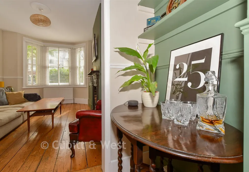 Internal Lifestyle Photograph - Ashdown Road, Worthing, West Sussex - Wards of Kent
