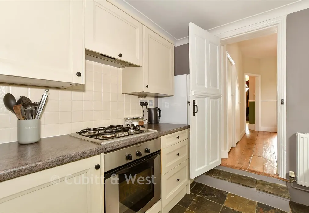 Kitchen - Ashdown Road, Worthing, West Sussex - Wards of Kent